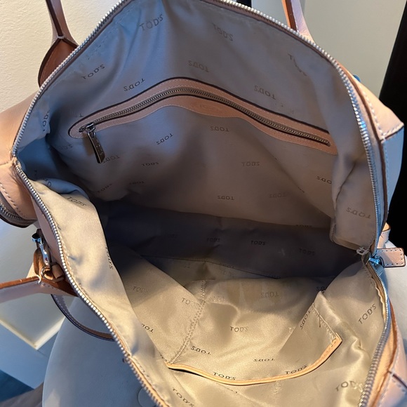 Tod’s tote/briefcase. Fits laptop and tablet. - Picture 2 of 4